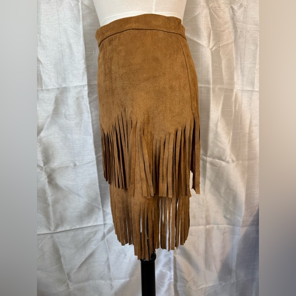 SHEIN Tan Fringe Mini Skirt - Picture 2 of 6